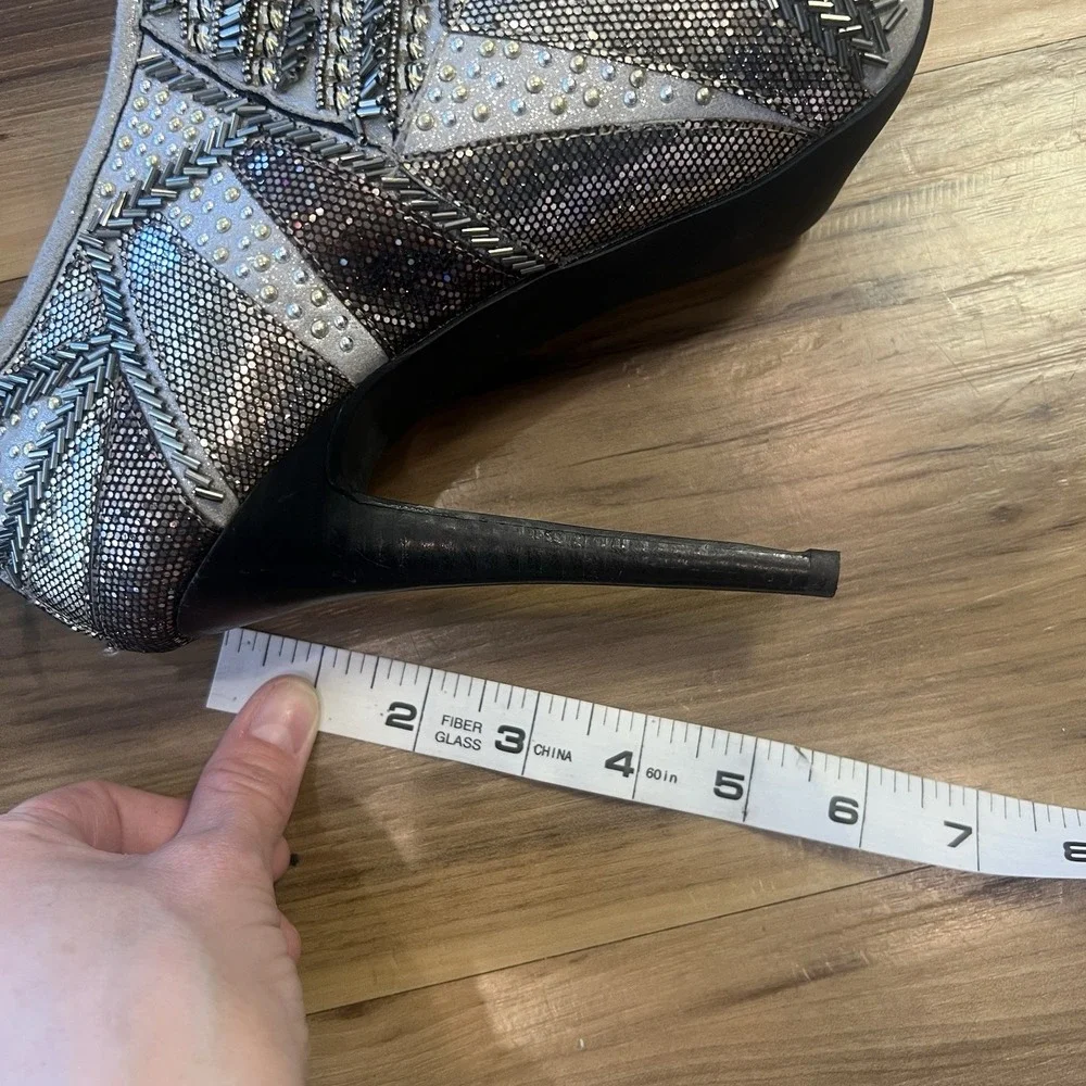 Boston Proper‎ Beaded Studded Ankle Booties Silver Heels 8 Read